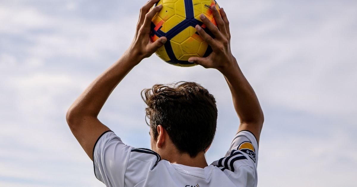 How To Master Long Throw-in Techniques In Football