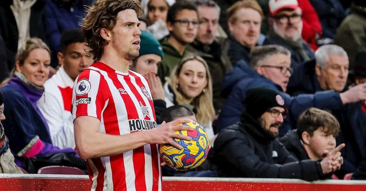 Why Throw-Ins Should Be A Key Focus For Football Coaches